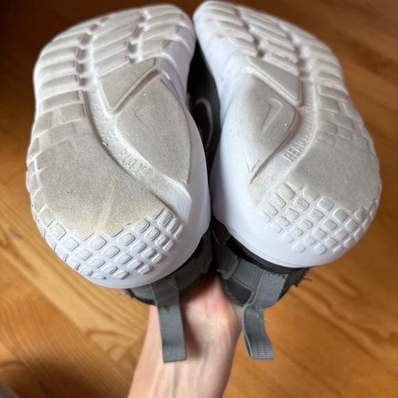 Nike Flex Runner 2 Slip-On Running Sneakers flat Gray white Shoes Boys Size 6 - Picture 12 of 13